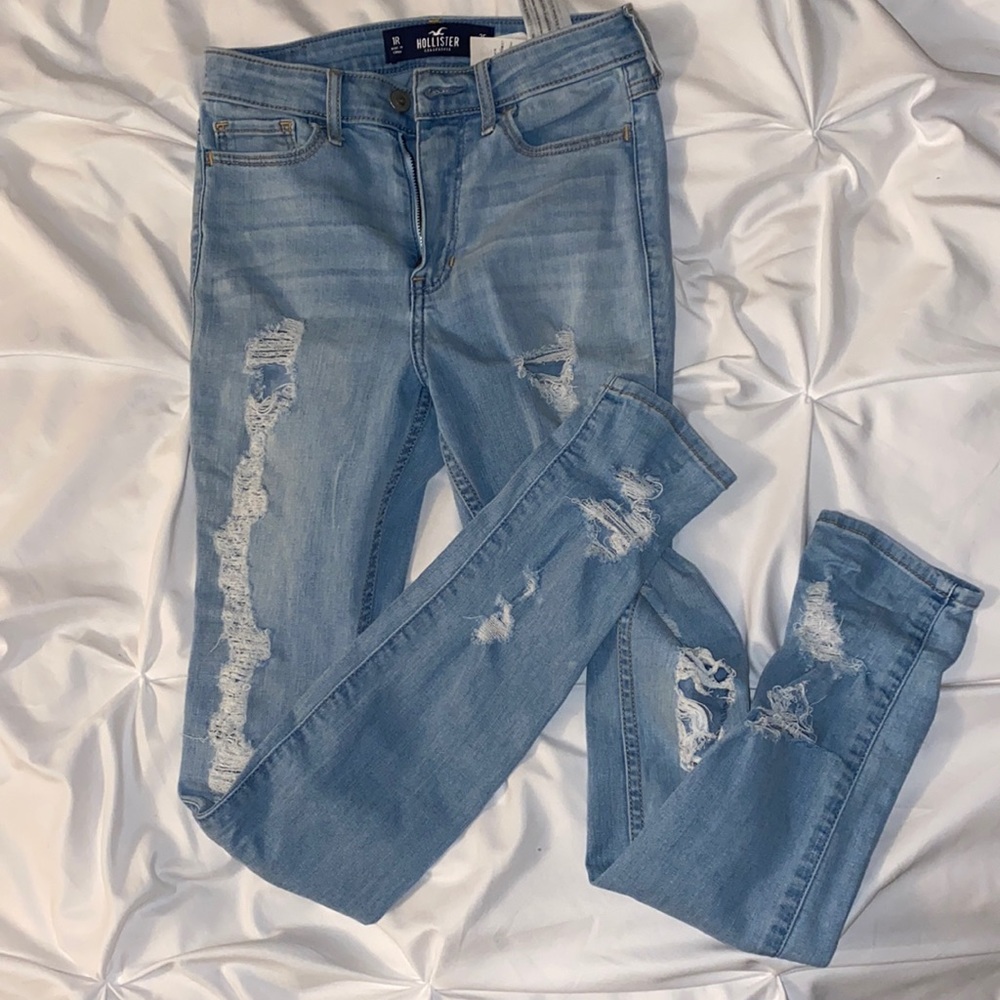 hollister ripped skinny jeans